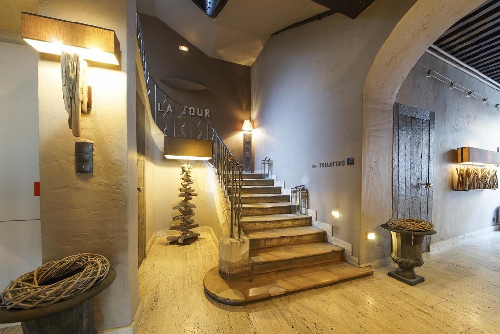 Hotel De La Tour Шатійон-сюр-Шаларонн Екстер'єр фото